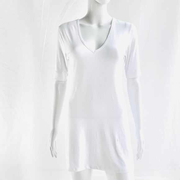 VENUS white short sleeve v-neckline cotton mini tee shirt dress size Medium - Picture 1 of 8